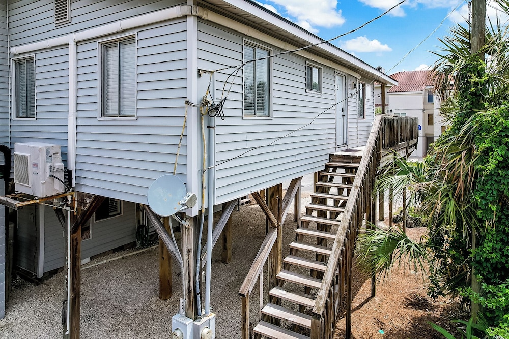 Beach Vacation Walkable to Dining&Shopping Unit B - photo 20