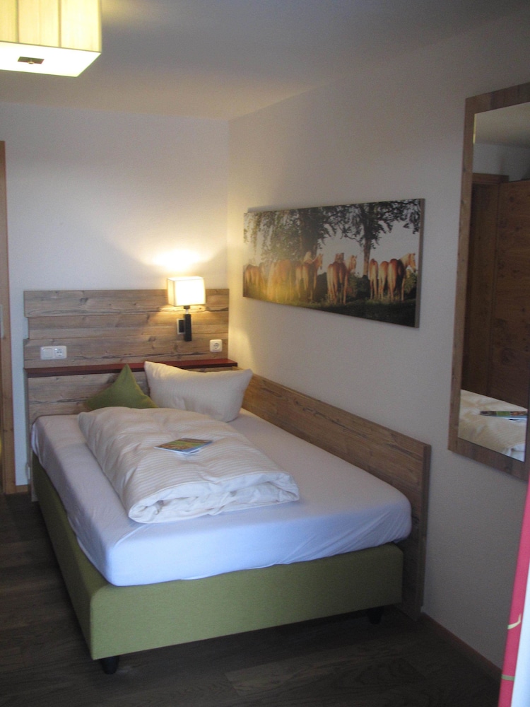Landhotel Haflingerhof — Rosshaupten — photo 2