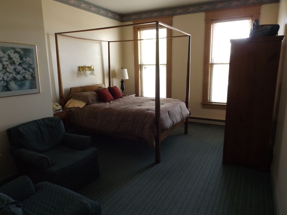 Hermanns European Inn - photo 5