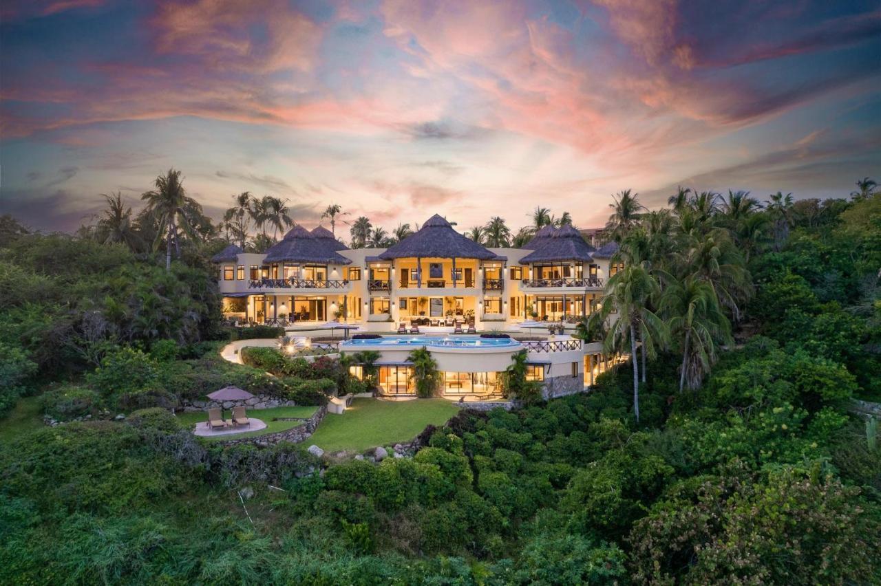 2010 Villa Allure — 4-Star Luxury Hotel in Santa Maria Huatulco, Mexico
