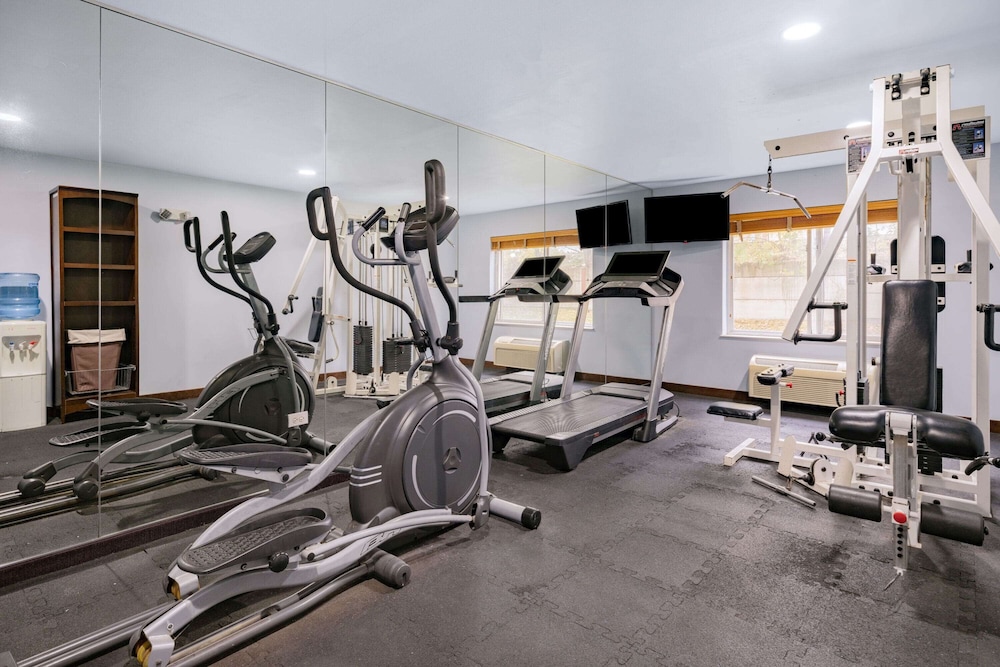 Baymont by Wyndham Gurnee - photo 26