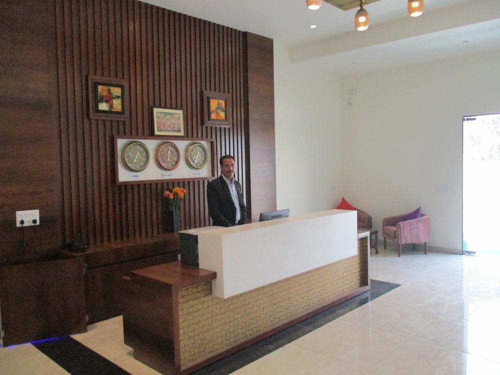 Sentara Hotel and Resort — Kotputli — photo 4