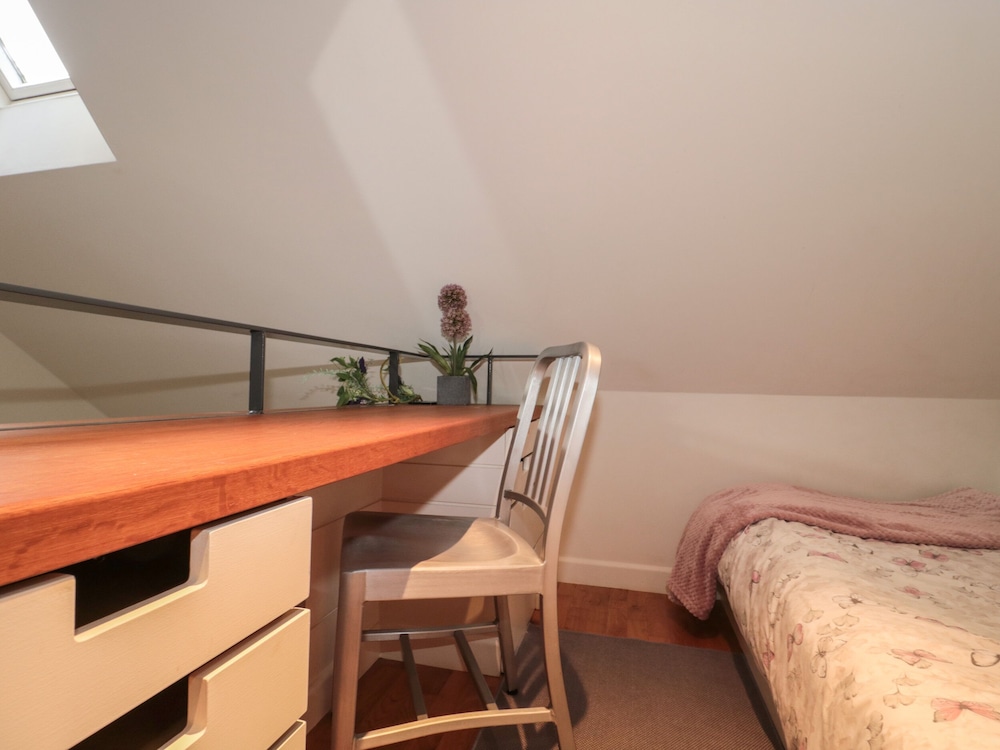 Pips Hideaway — Blandford Forum — photo 4