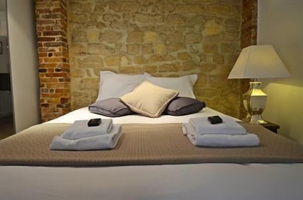 Short Stay Group Temple Serviced Apartments — 4-Star Luxury Hotel in Paris, France
