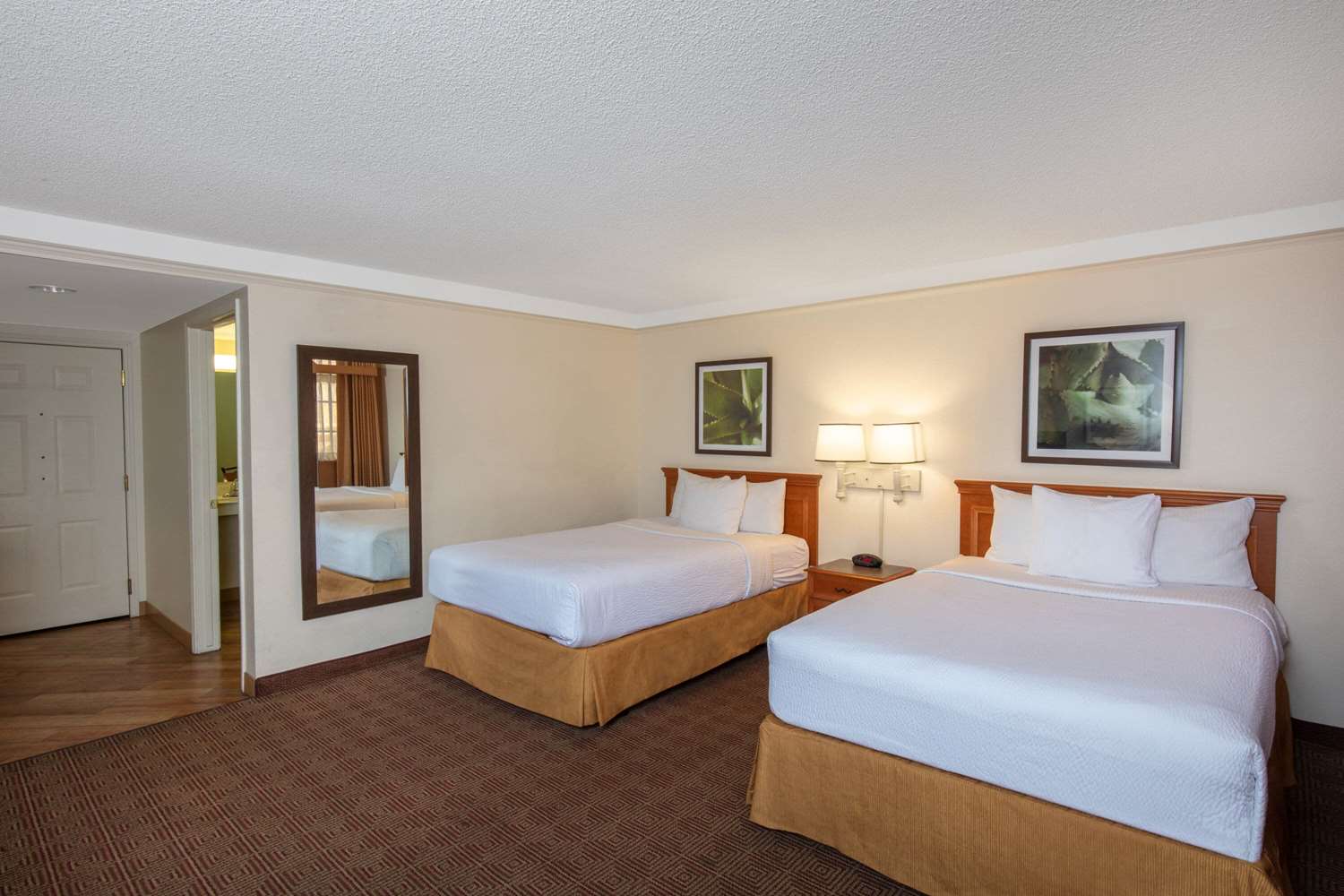 La Quinta Inn and Suites by Wyndham Las Vegas Airport N Conv. - photo 8