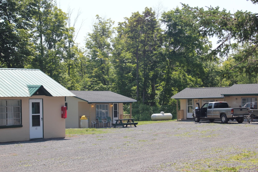 The Evergreen Motel - photo 87