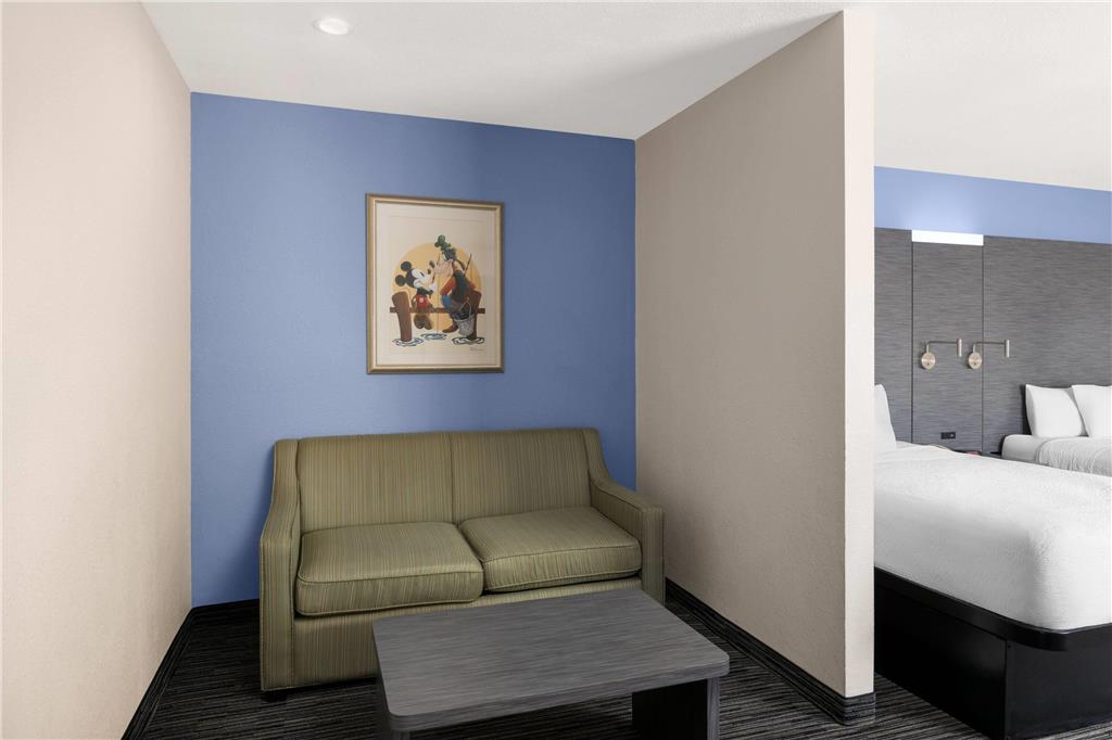 Travelodge Inn & Suites by Wyndham Anaheim on Disneyland Dr - photo 26