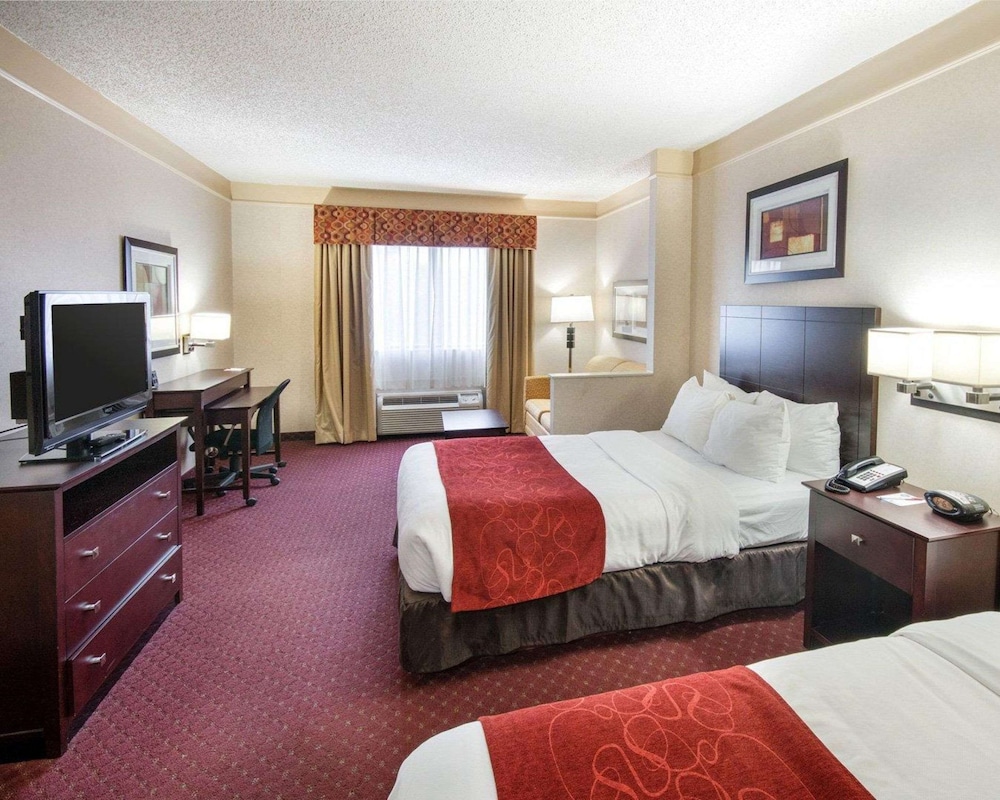 Comfort Suites Parkersburg South - photo 18
