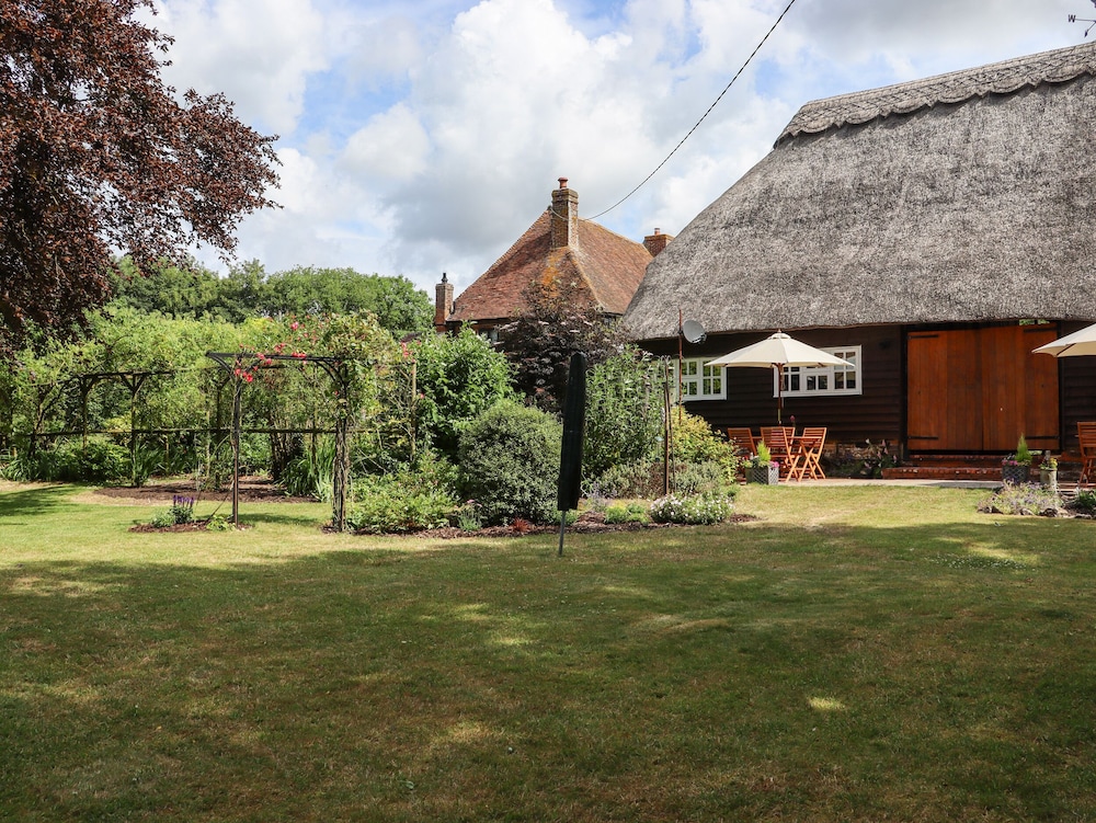 Blackbird Cottage at Boyke Manor — 4-Star Luxury Hotel in Canterbury, United Kingdom