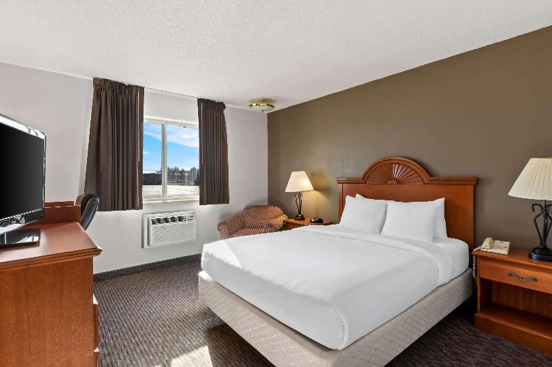 Quality Inn Sidney I 80 - photo 13