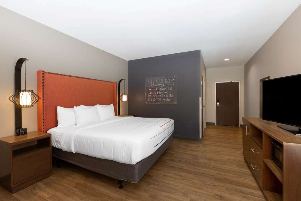 La Quinta by Wyndham Altoona Des Moines - photo 21