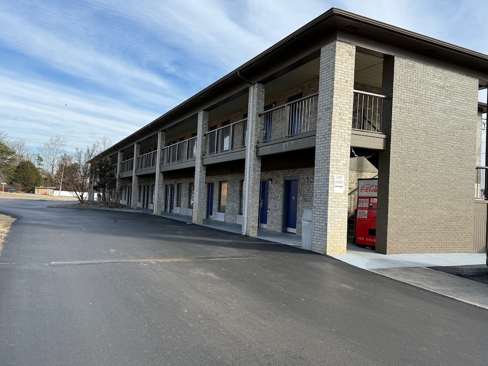 Days Inn by Wyndham Morristown - photo 18