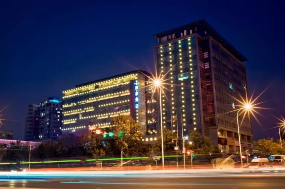 Mehood Hotel Tianjin — 4-Star Luxury Hotel in Tianjin, People's Republic of China