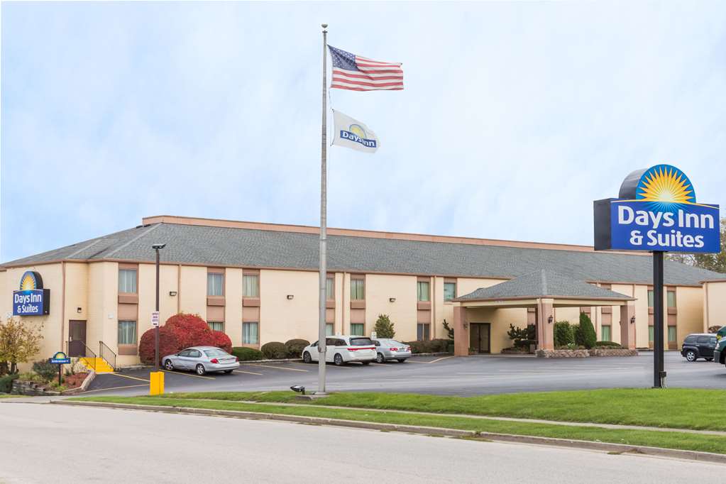Days Inn & Suites by Wyndham Bloomington Normal IL - featured photo