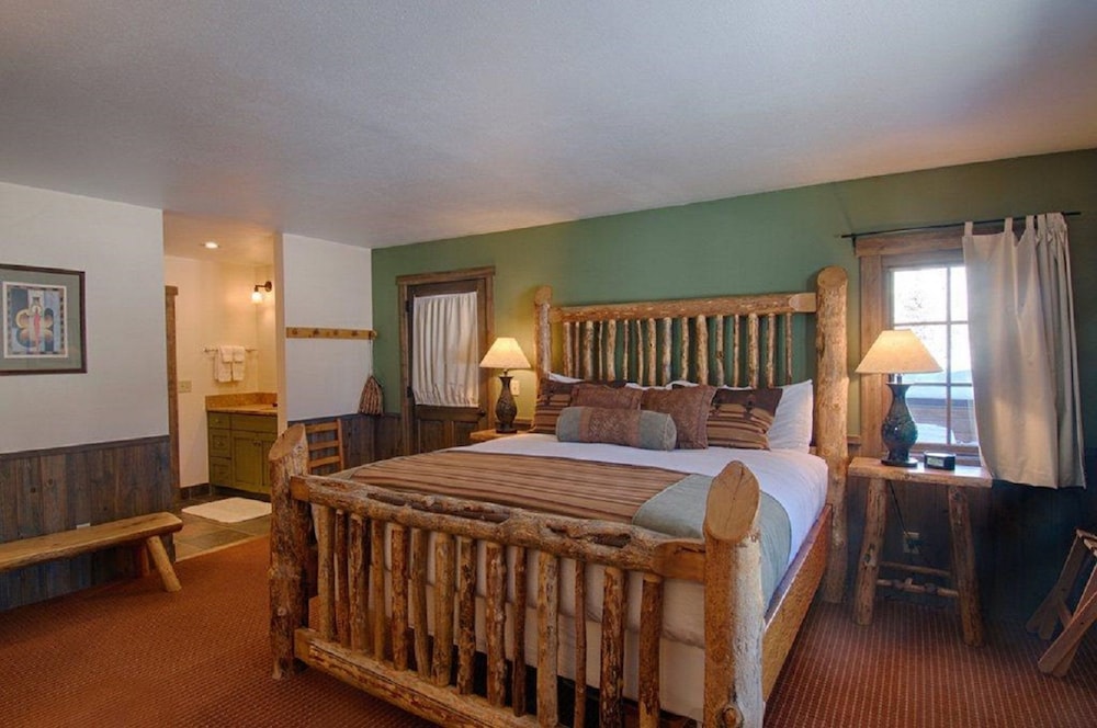 Vista Verde Ranch All inclusive Lodge Room — hotel in Clark
