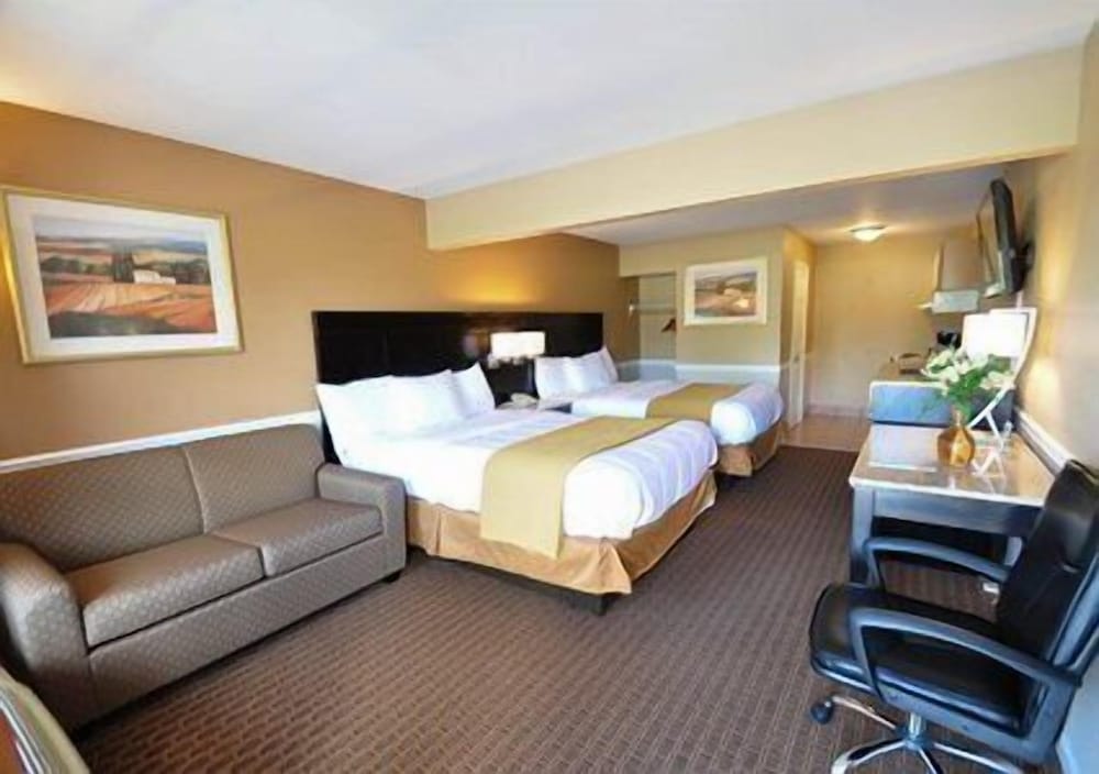 Econo Lodge Princess Anne - photo 22
