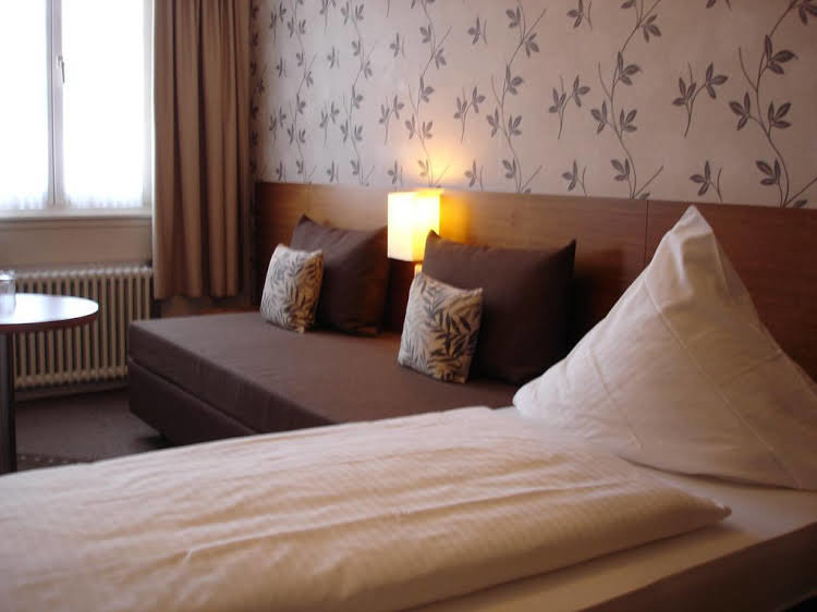 Rhein Hotel — Andernach
