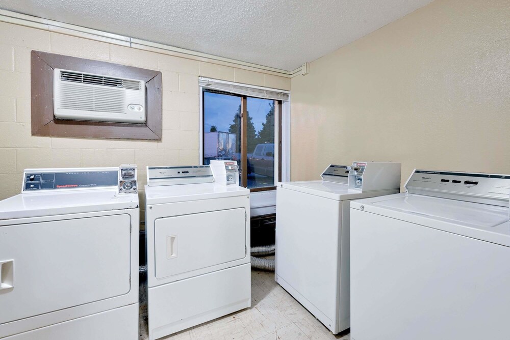 Travelodge Grand Forks - photo 31