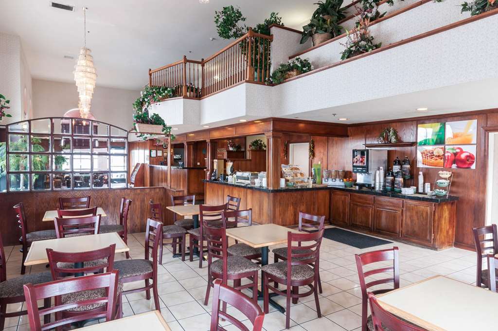 Quality Suites Albuquerque Airport - photo 46