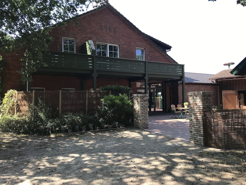 Landcafé Neumann - last minute hotel in Bad Zwischenahn