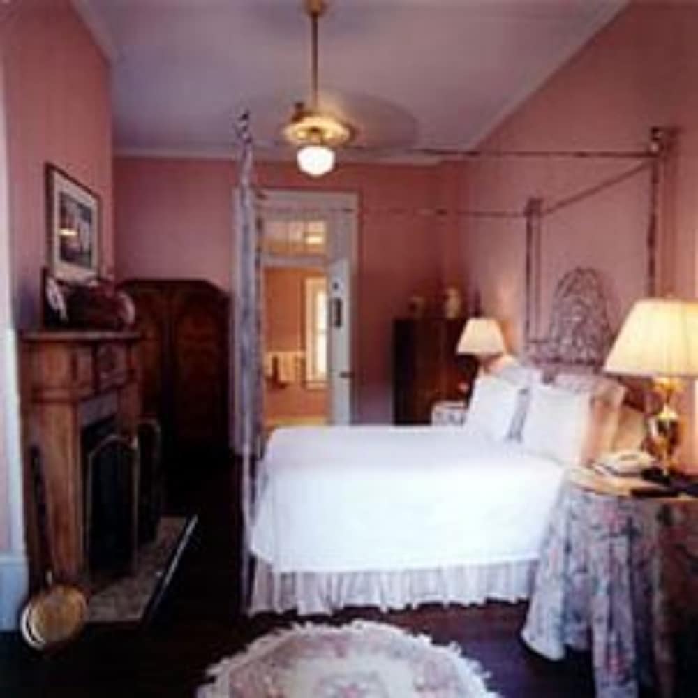 1842 Inn - photo 15