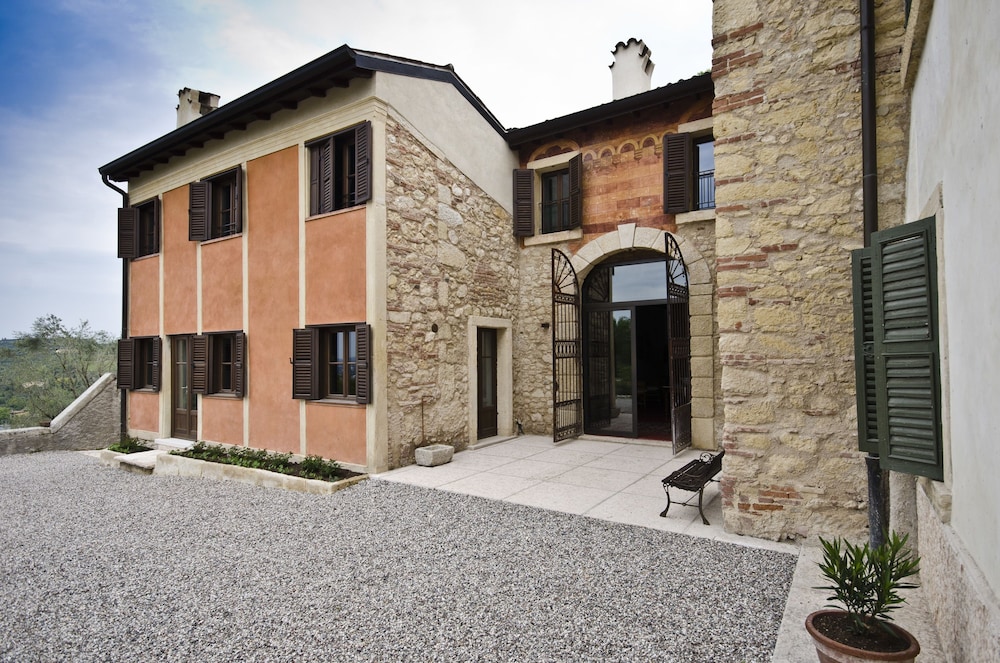 Relais Villa Ambrosetti — 4-Star Luxury Hotel in Verona, Italy