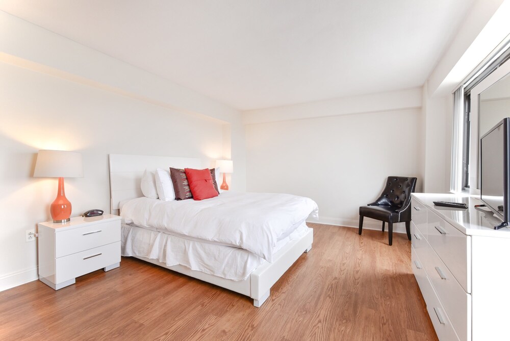 Global Luxury Suites At Emerson Place - photo 9