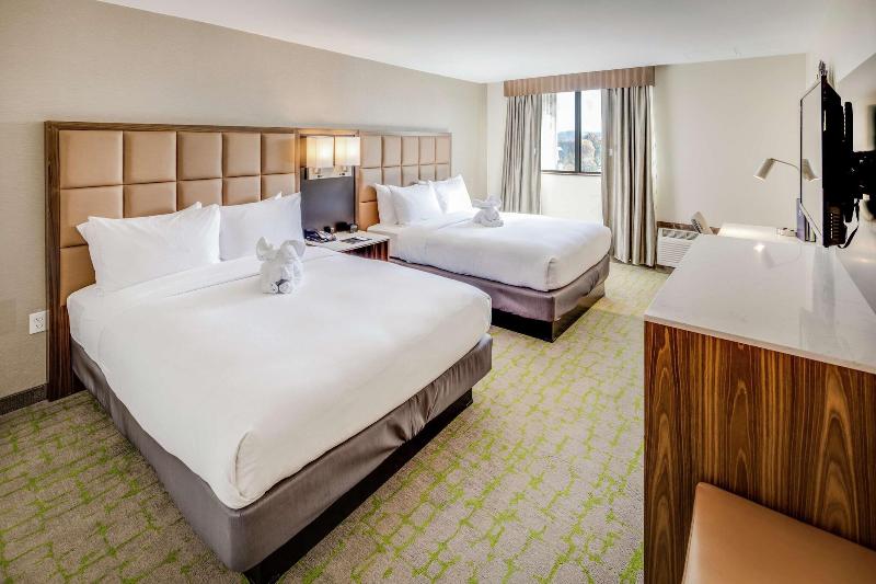 DoubleTree by Hilton Huntington - photo 18