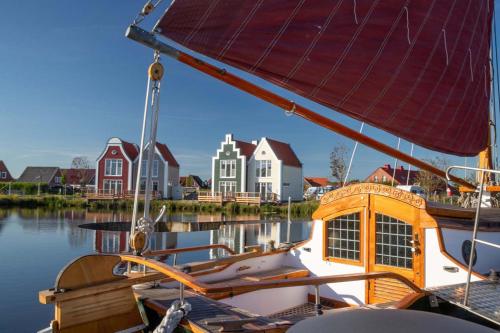 Plattbodenschiff PANDION in Neuharlingersiel, Germany