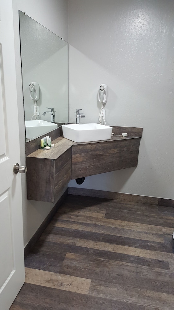 Lake Ridge Hotel - photo 45