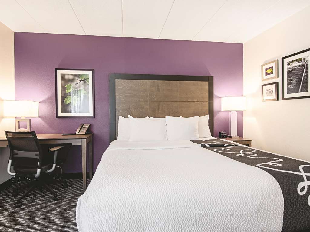 La Quinta Inn & Suites by Wyndham Portland DT Maine Med - photo 19