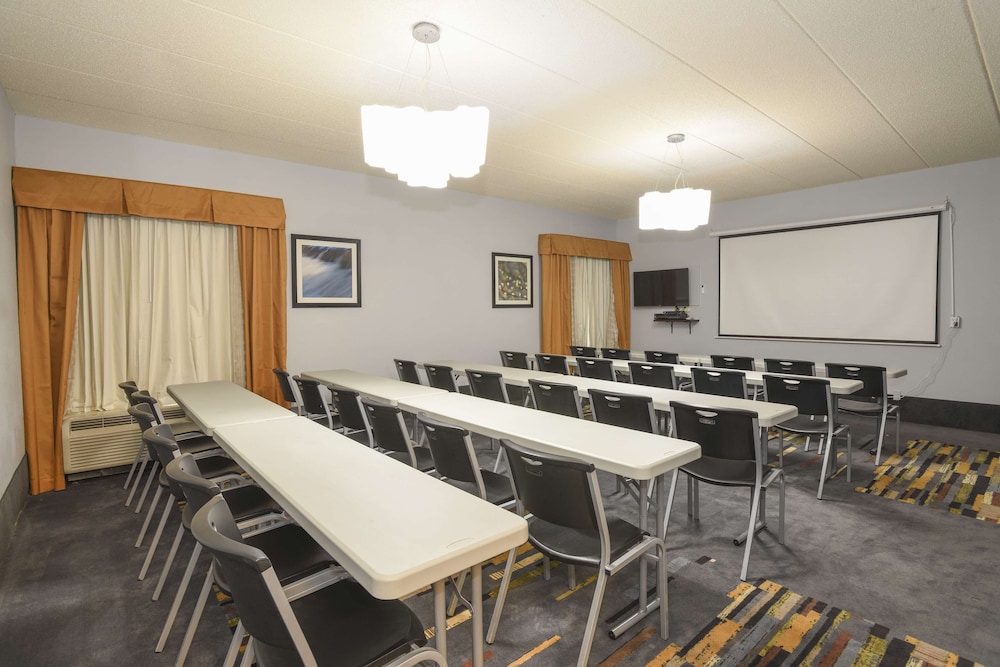 Hampton Inn Cincinnati Eastgate - photo 22