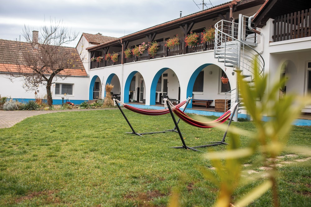 Penzion Posada — hotel in Podivin