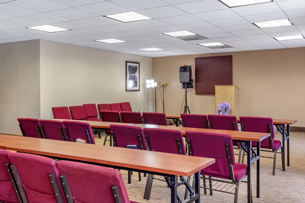 Comfort Suites Clayton Garner - photo 29