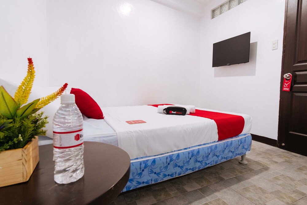 RedDoorz Plus @ Aurora Hill Baguio — Baguio — photo 3