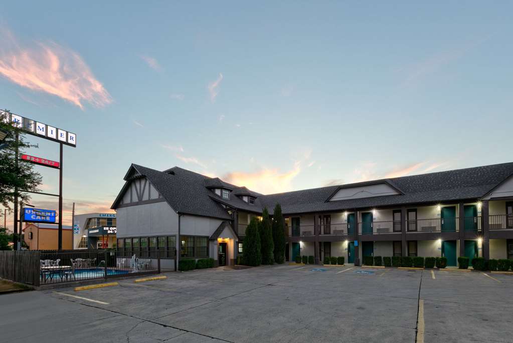 Howard Johnson by Wyndham San Marcos - photo 4