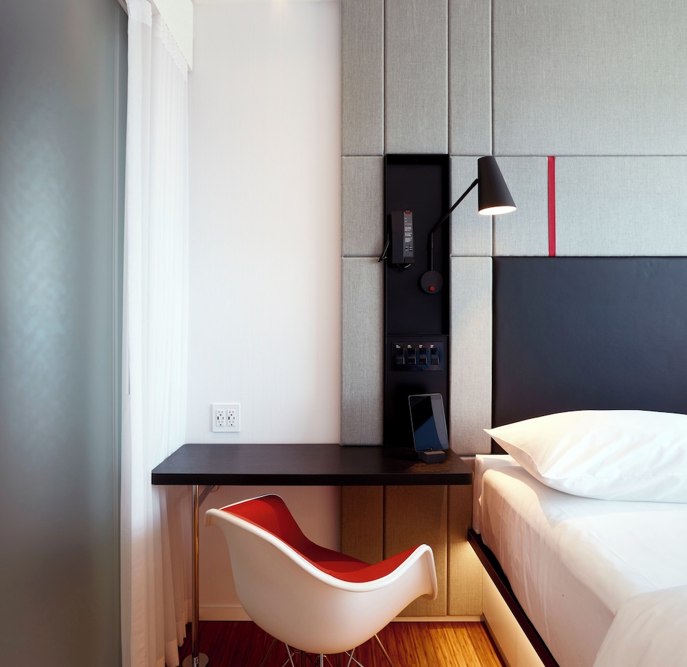 citizenM Seattle Pioneer Square - photo 18