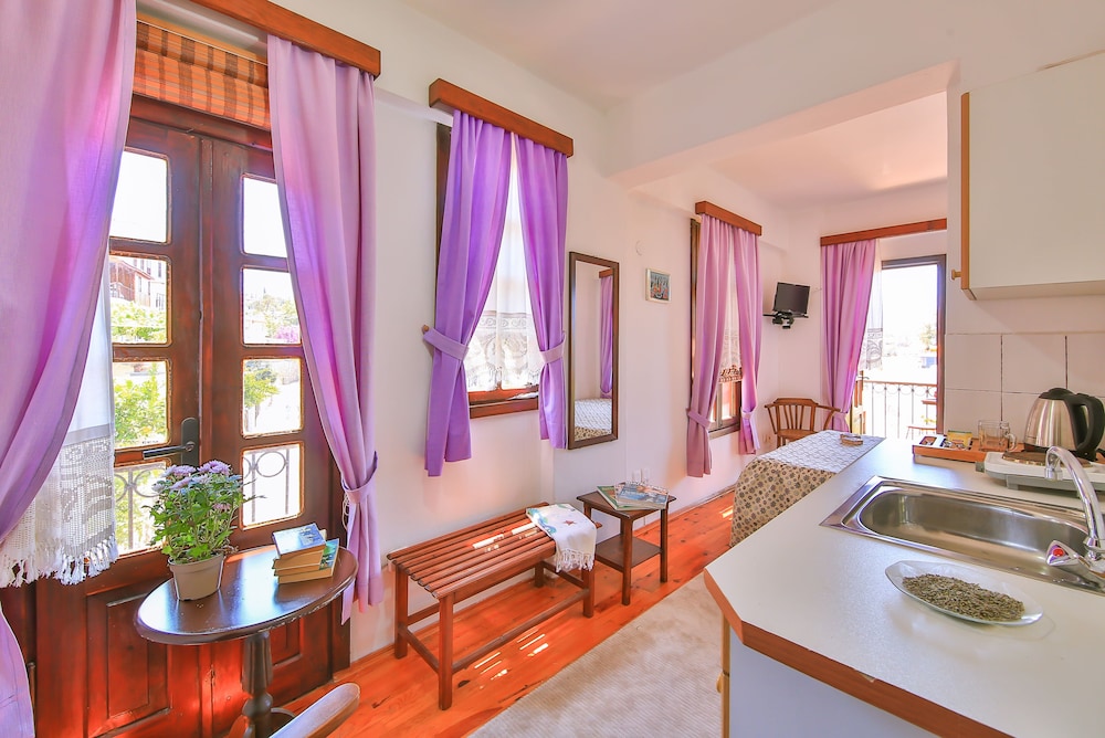 Rauf Bey Evi - carbon neutral hotel in Kas
