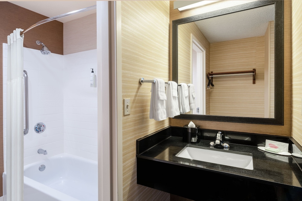 Fairfield Inn and Suites by Marriott Denver Aurora Medical Center - photo 23