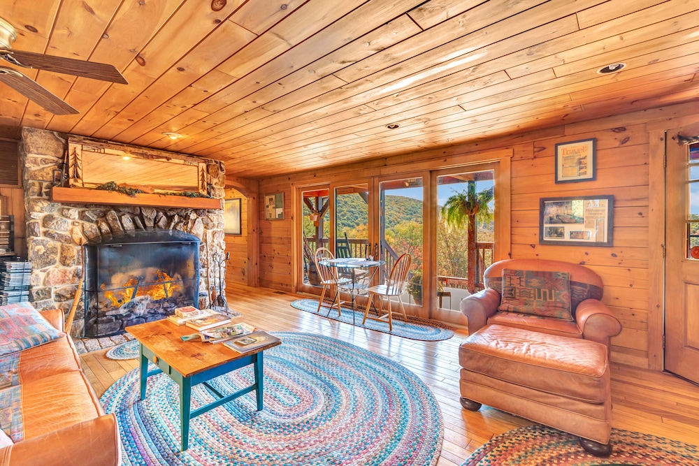 North Fork Mountain Inn - carbon neutral hotel in West Memphis