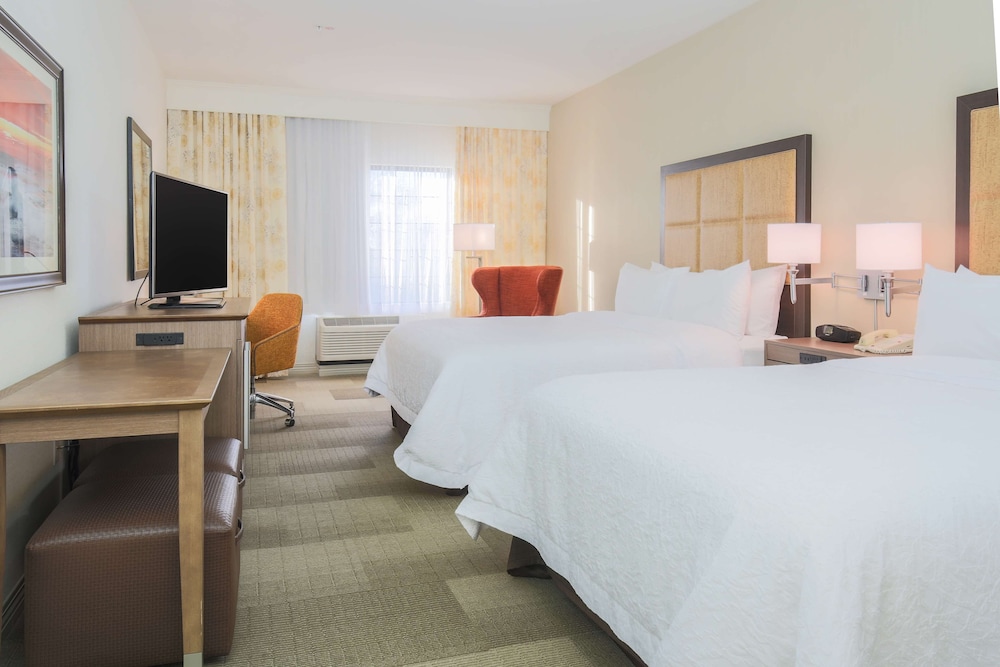 Hampton Inn And Suites Camarillo - photo 20