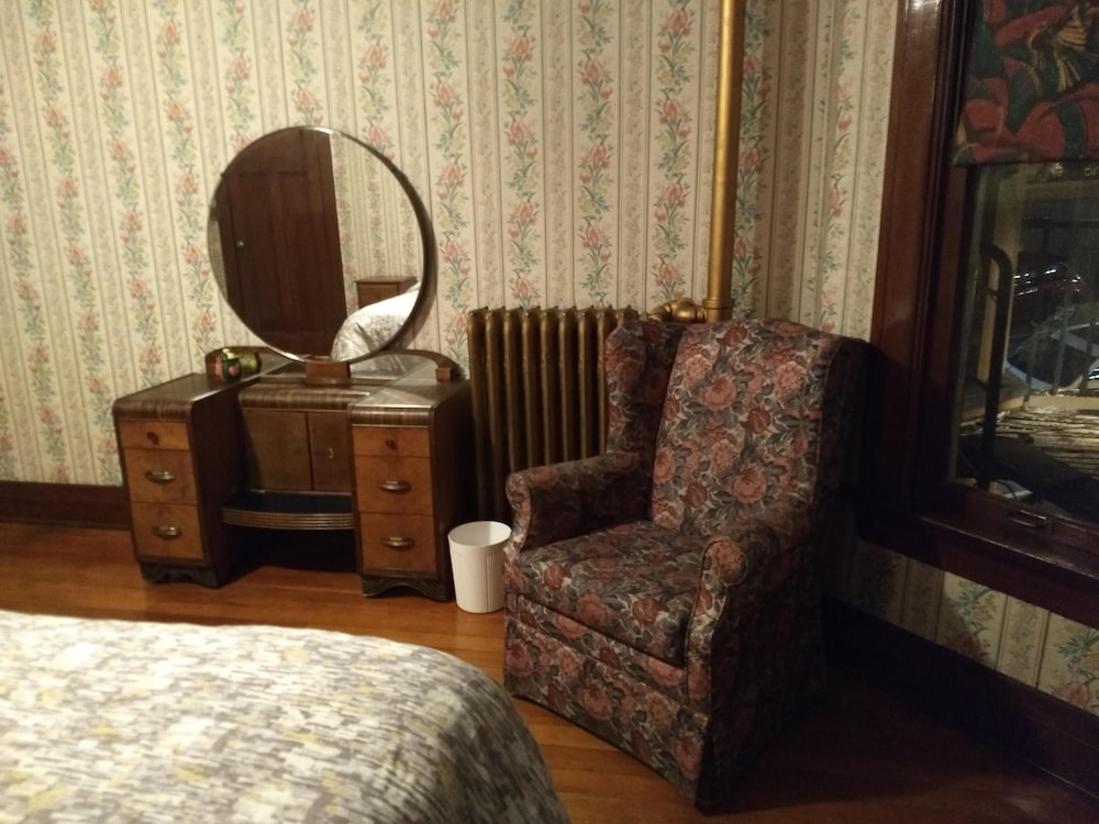 Arundel Mansion — New Westminster — photo 3