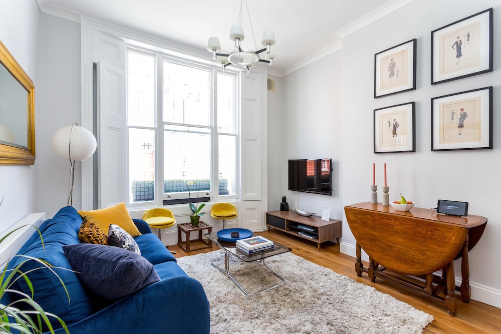 Stylish Notting Hill apartment for 2 4 — 4-Star Luxury Hotel in London, United Kingdom