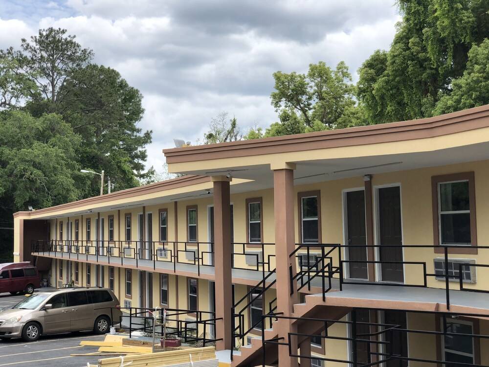 OYO Hotel Tallahassee Downtown - photo 15