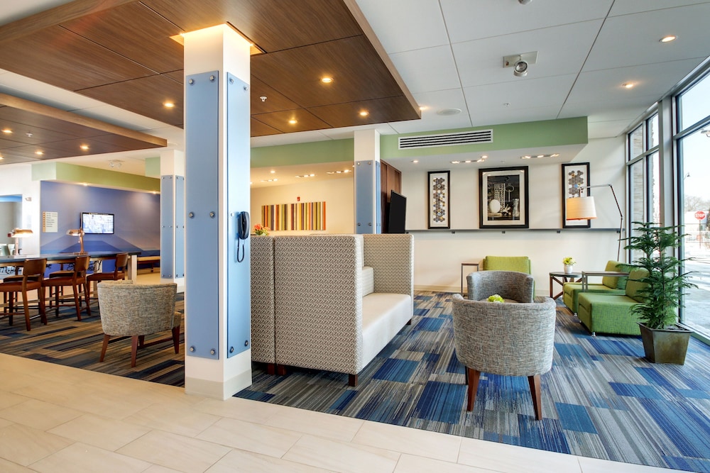 Holiday Inn Express & Suites Galesburg by IHG - photo 65