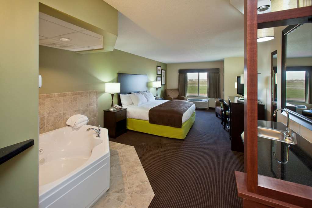 AmericInn by Wyndham Fairfield - photo 32