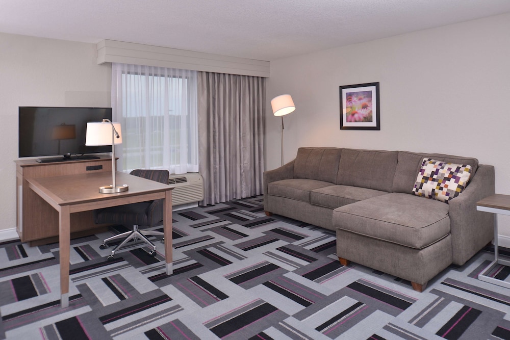 Hampton Inn & Suites Ames - photo 20