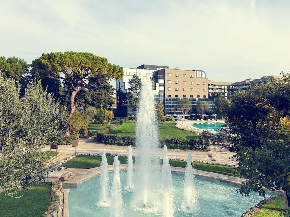 Mercure Villa Romanazzi Carducci Bari — 4-Star Luxury Hotel in Bari, Italy