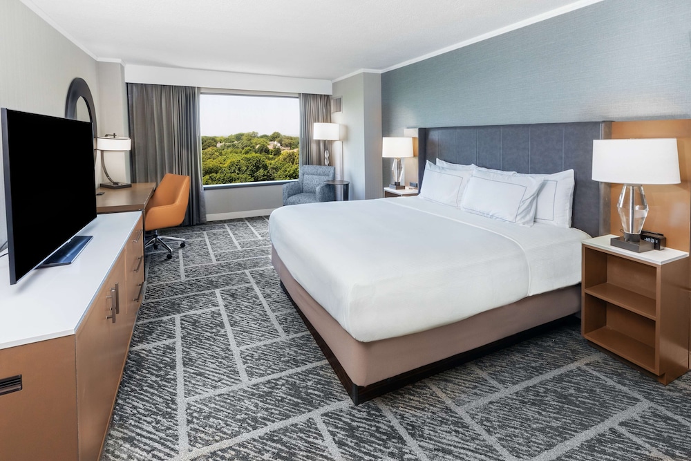 DoubleTree by Hilton Tulsa Warren Place - photo 9