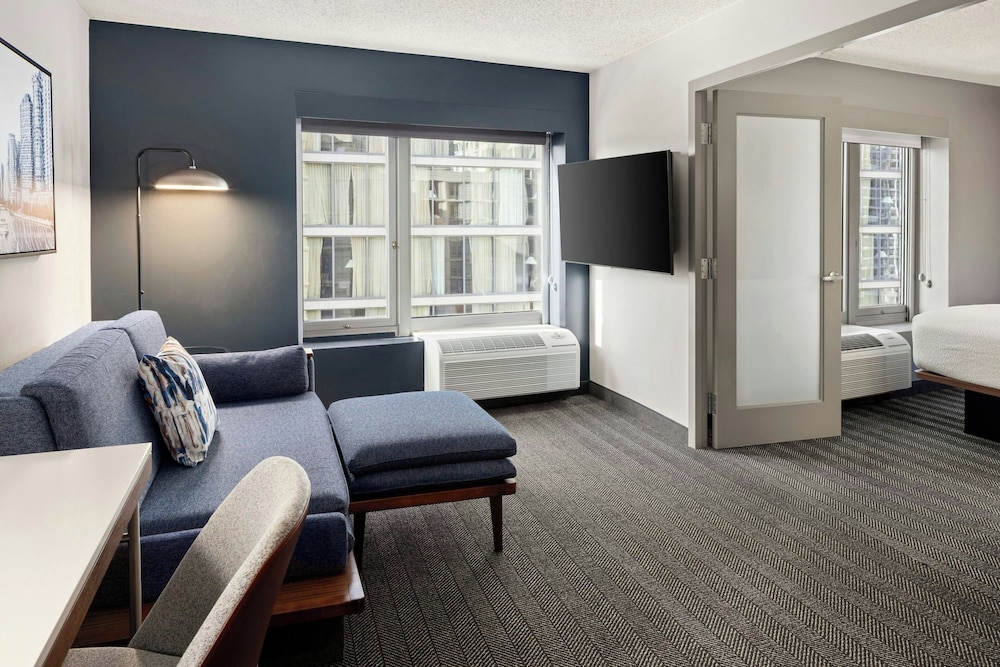Courtyard by Marriott Chicago Downtown River North - photo 9